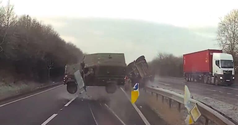Το σοκαριστικό τροχαίο με στρατιωτικό Land Rover στη Βρετανία