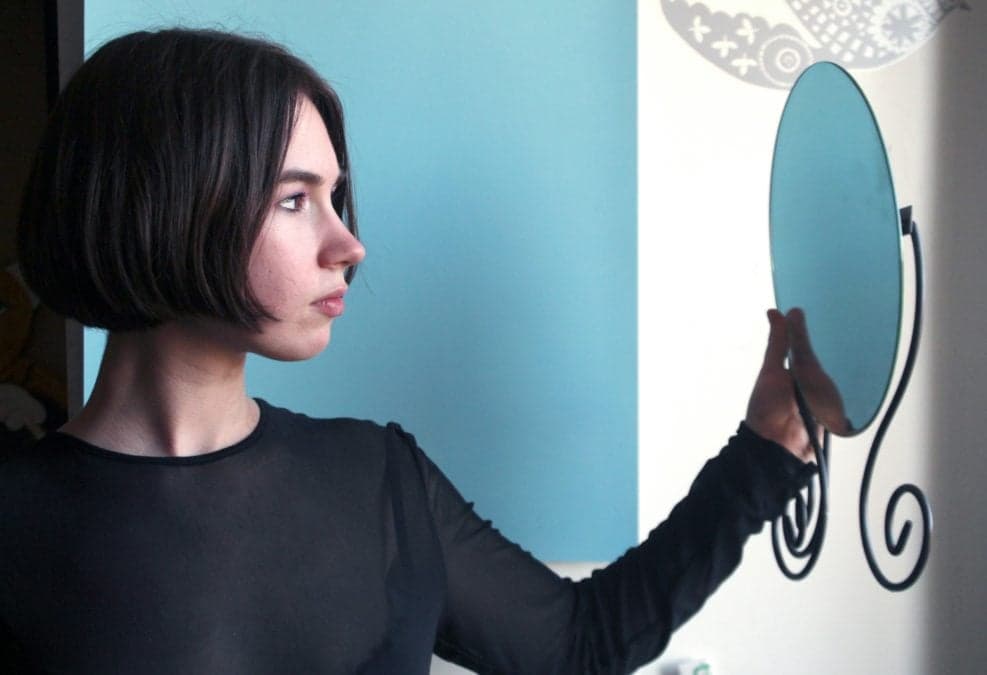 Η θέση ύπνου που γερνάει το δέρμα   Τι λέει γιατρός