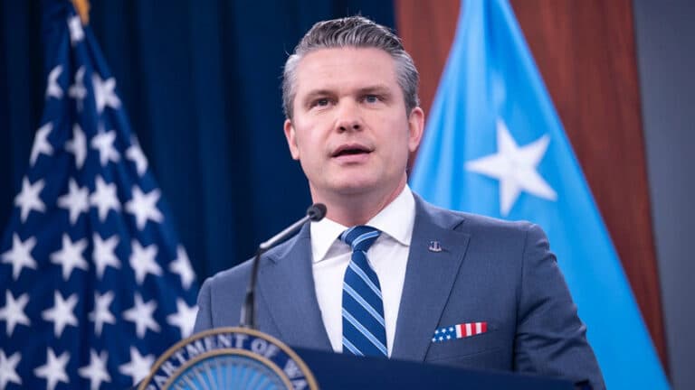 Ο Χέγκσεθ διάβασε στο Πεντάγωνο προσευχή από Pulp Fiction