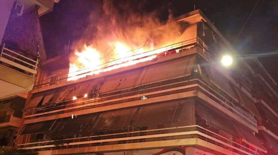 Τραγωδία στον Κολωνό: Τρεις νεκροί από φωτιά