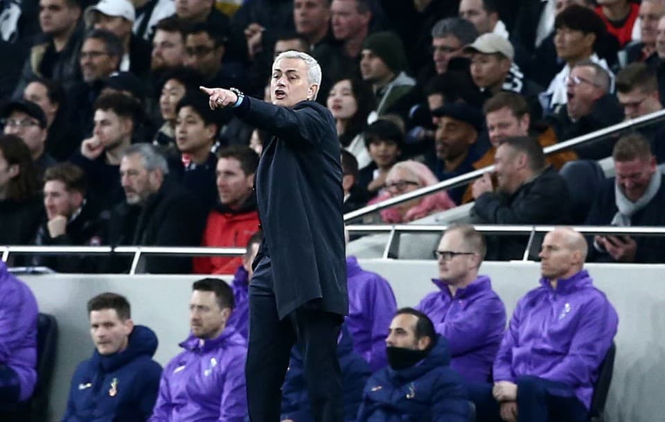 Ο Μουρίνιο ξεσπά σε γέλια σε συνέντευξη Τύπου