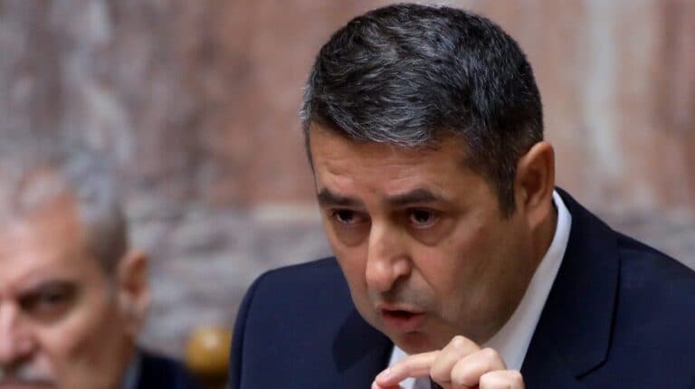 Ο Μυλωνάκης στη ΜΕΘ του Ευαγγελισμού μετά εγκεφαλικό