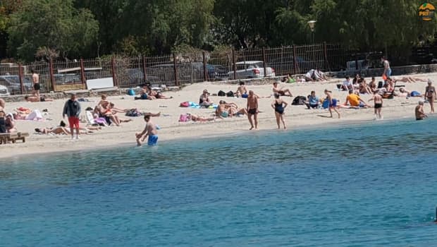 Πρώτες βουτιές στην Αθήνα με καλοκαιρινές θερμοκρασίες Απριλίου