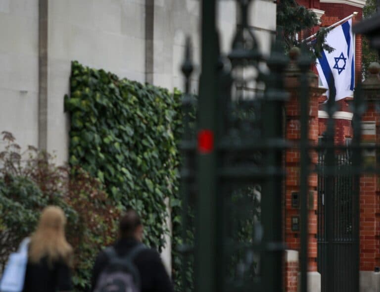 Συναγερμός στο Λονδίνο για drones κοντά στην ισραηλινή πρεσβεία