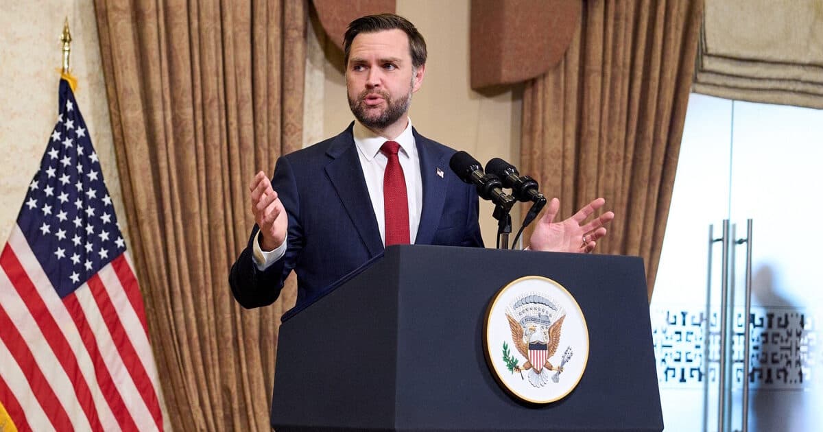 Βανς: Η μπάλα στο Ιράν, Βατικανό σε ηθικά ζητήματα