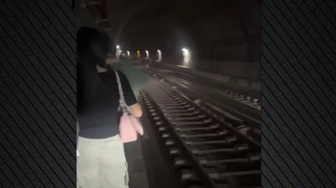 Επιβάτες άνοιξαν εσφαλμένα τη θύρα, λέει η ΣΤΑΣΥ για την εκκένωση συρμού που είχε ακινητοποιηθεί μέσα σε τούνελ