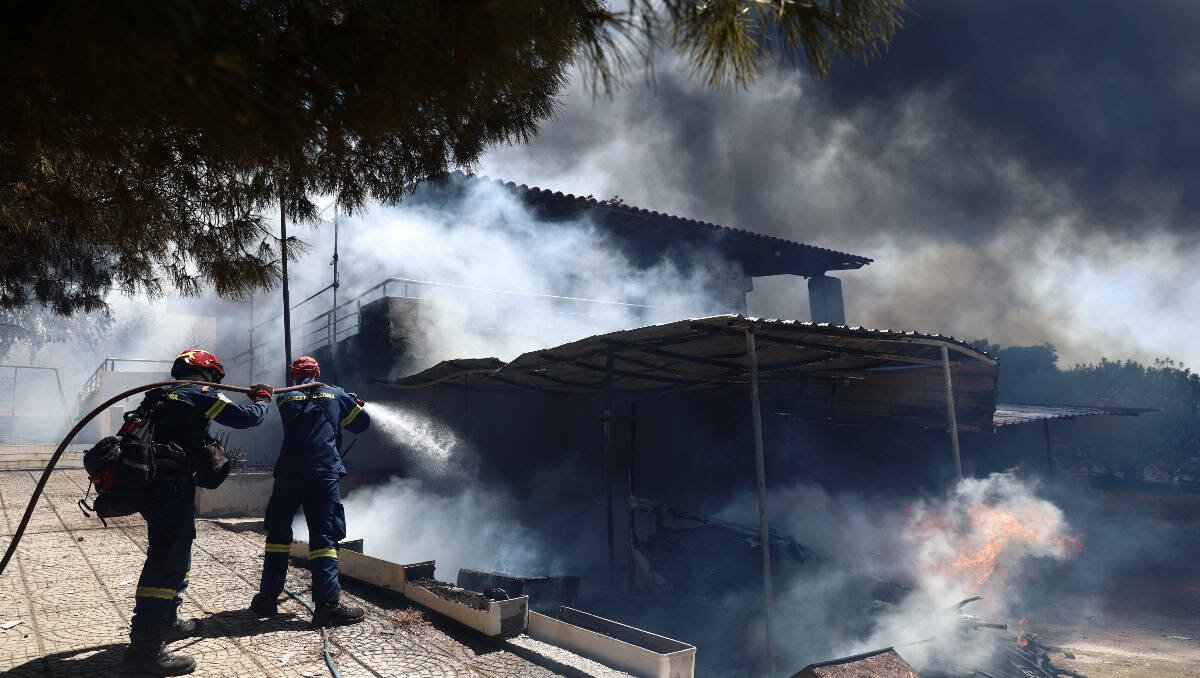 Οριοθετήθηκε η πυρκαγιά στην Παλαιά Φώκαια Αττικής