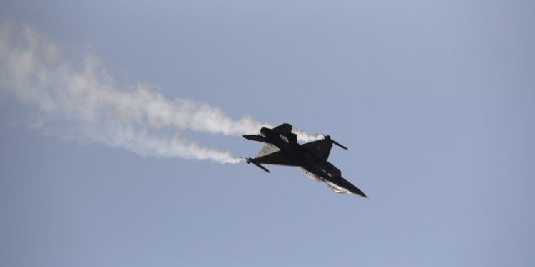 Ουκρανία: Συνετρίβη F-16 μετά από μαζική ρωσική επίθεση – Νεκρός ο πιλότος