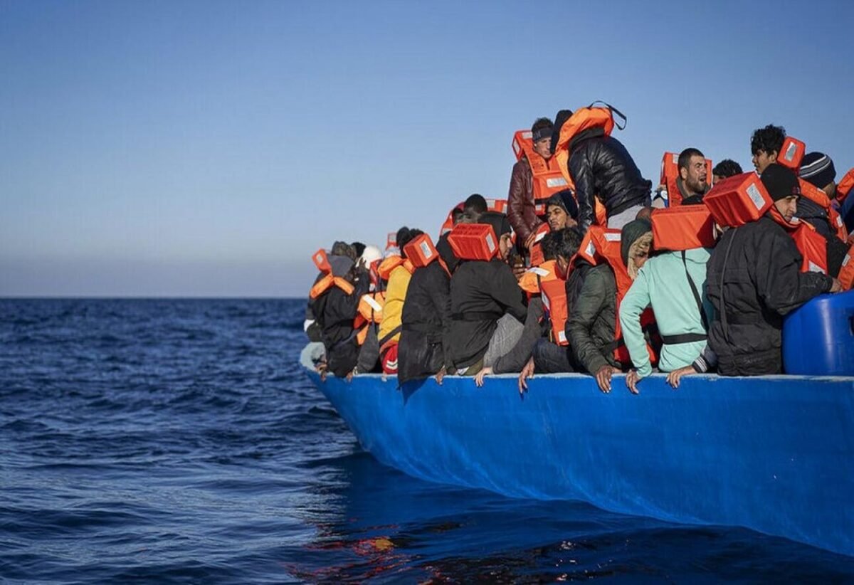 Εντοπισμός και διάσωση άλλων 230 αλλοδαπών νότια της Γαύδου