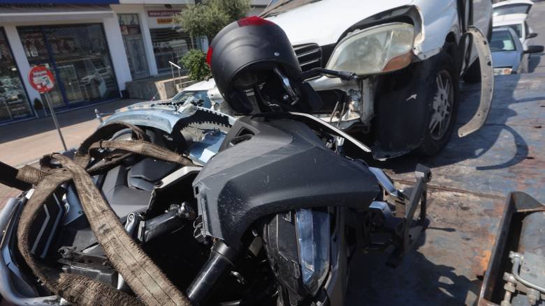Δυο νεκροί και ένας σοβαρά τραυματίας από τροχαία σε Αιγάλεω και Αγία Παρασκευή