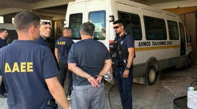 Προφυλακιστέος ο δημοτικός υπάλληλος που κατηγορείται για εμπρησμούς στην Παλλήνη