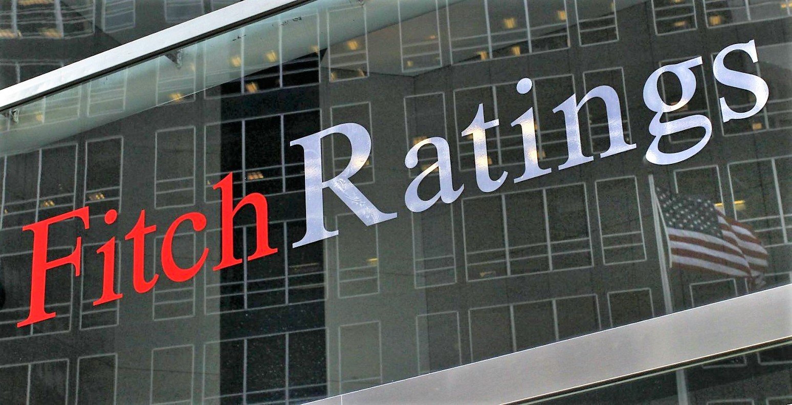 Ο Fitch υποβάθμισε την πιστοληπτική ικανότητα της Γαλλίας