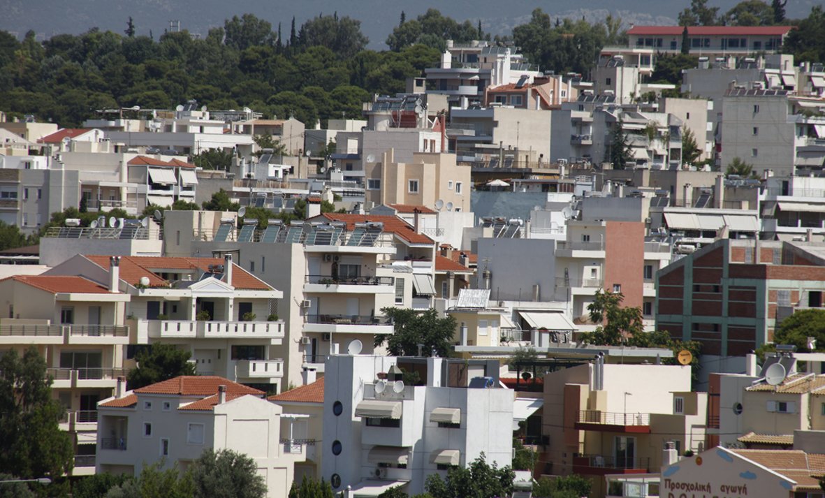 Μετά τις φοροελαφρύνσεις η ώρα των κλειστών ακινήτων για την κυβέρνηση