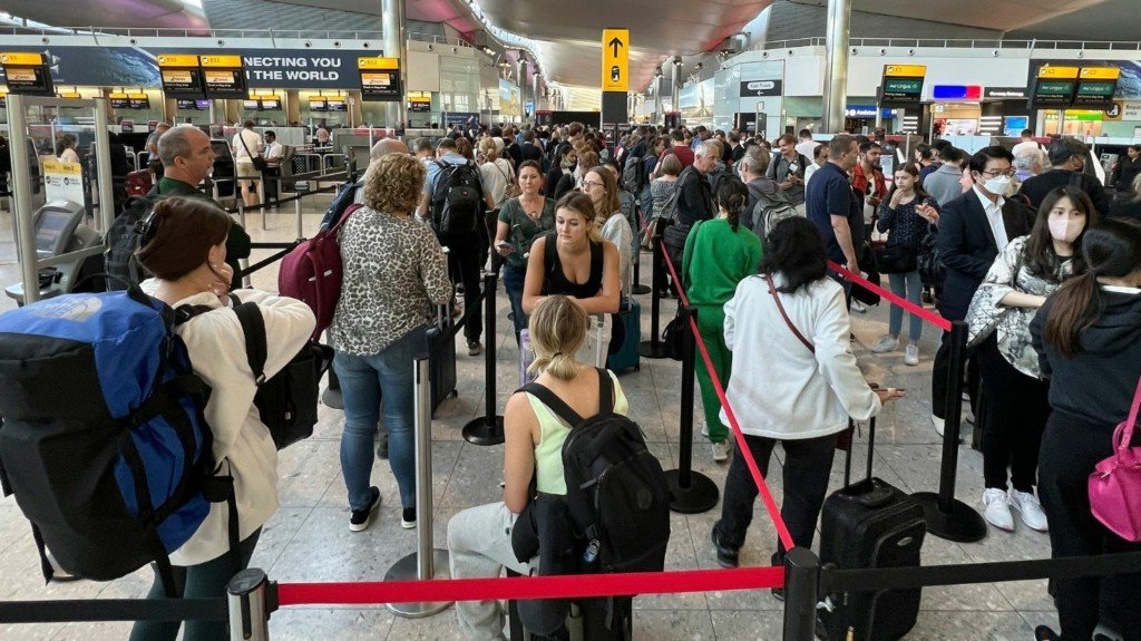 Χάος σε μεγάλα ευρωπαϊκά αεροδρόμια μετά από κυβερνοεπίθεση