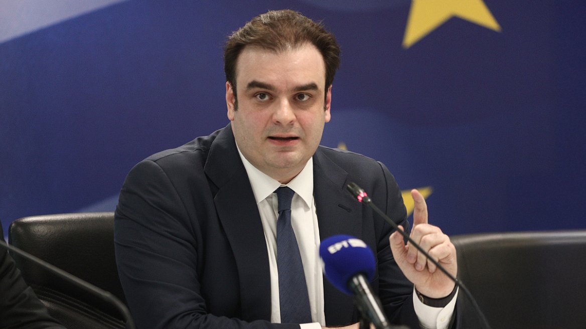 Κ. Πιερρακάκης: Ένα δισ. ευρώ στους λογαριασμούς των δημοσίων υπαλλήλων το 2026