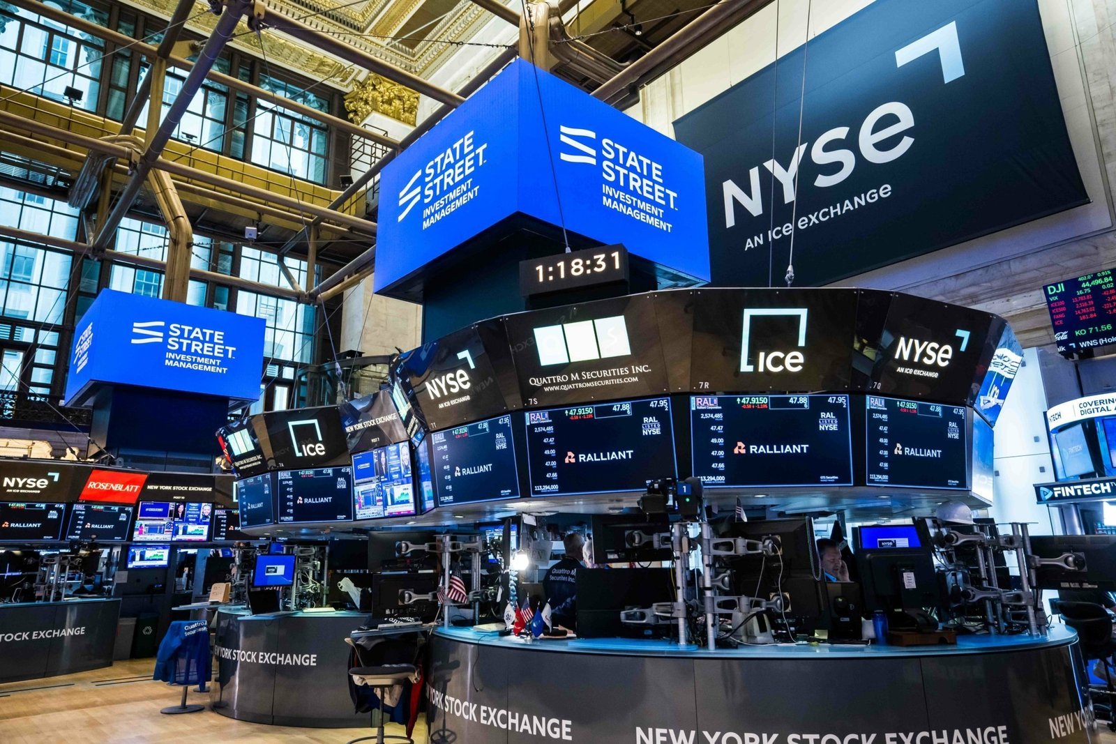 Ισχυρή ανάκαμψη στη Wall Street μετά τη στροφή Τραμπ για την Κίνα