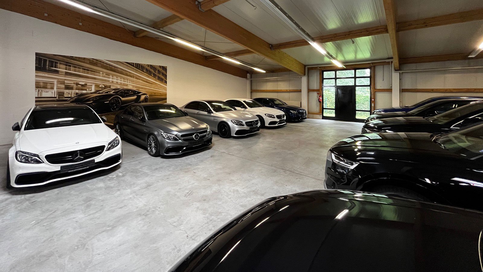 ΑΑΔΕ: Απάτη με πολυτελή μεταχειρισμένα οχήματα μέσω βουλγαρικής εταιρείας-βιτρίνας