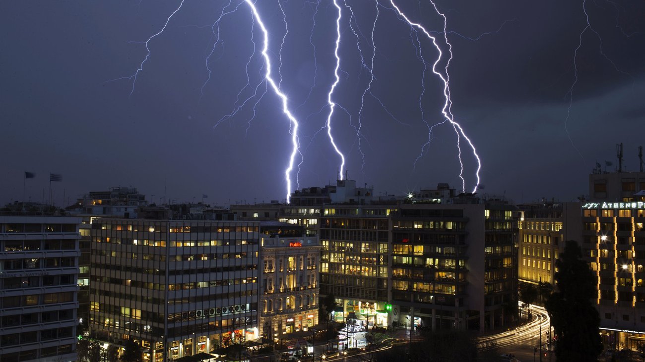 ΕΜΥ: Έκτακτο Δελτίο Επιδείνωσης Καιρού με ισχυρές βροχές και καταιγίδες στα δυτικά