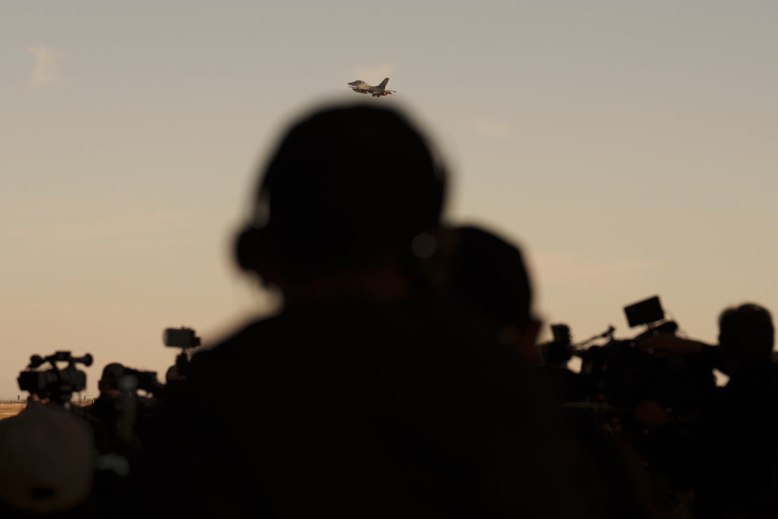 Τζίρος ρεκόρ για τις βιομηχανίες όπλων το 2024