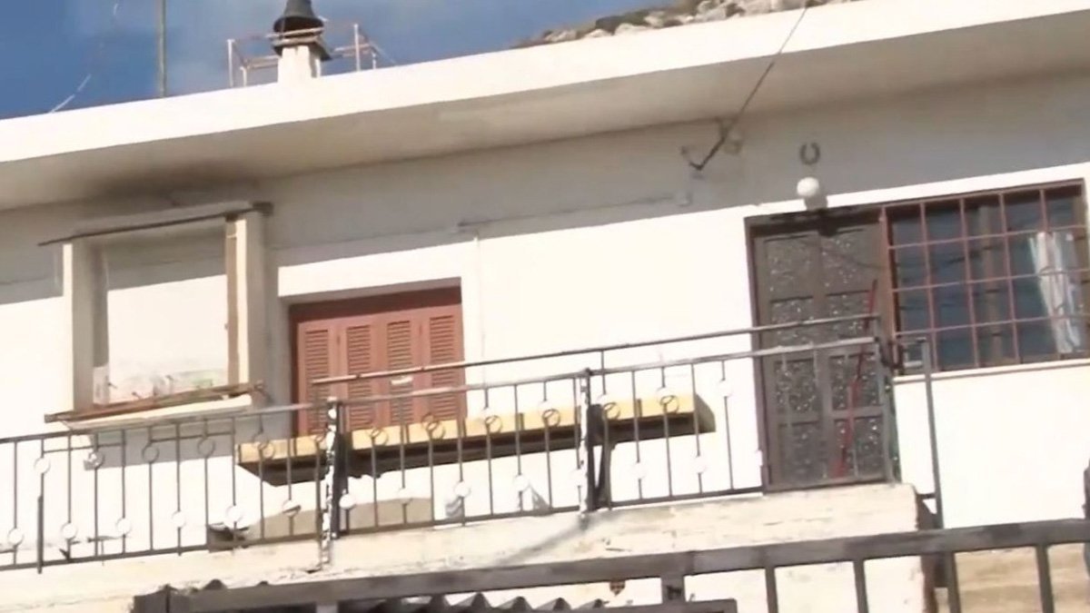 Κερατσίνι: Νεκρό ζευγάρι ηλικιωμένων στο μπαλκόνι του σπιτιού τους