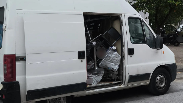 Κατασχεμένες μοτοσυκλέτες εξοπλισμός συμμορίας Πειραιά