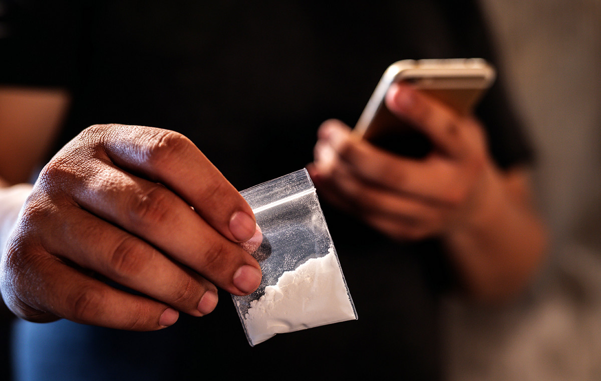 Σύλληψη γιατρού Ομόνοια ναρκωτικές συνταγές Αθήνα